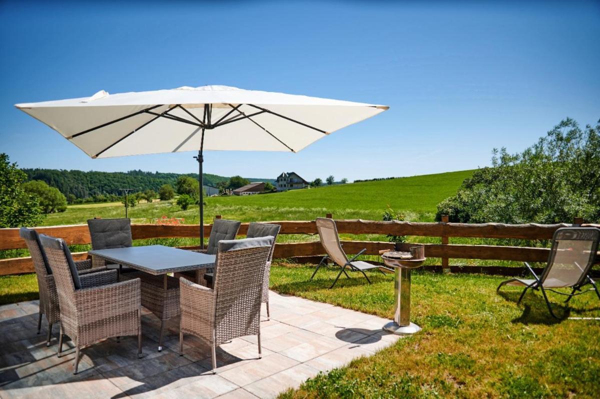 Ferienhaus Chilllout Chalets Daun-Kradenbach Ngoại thất bức ảnh